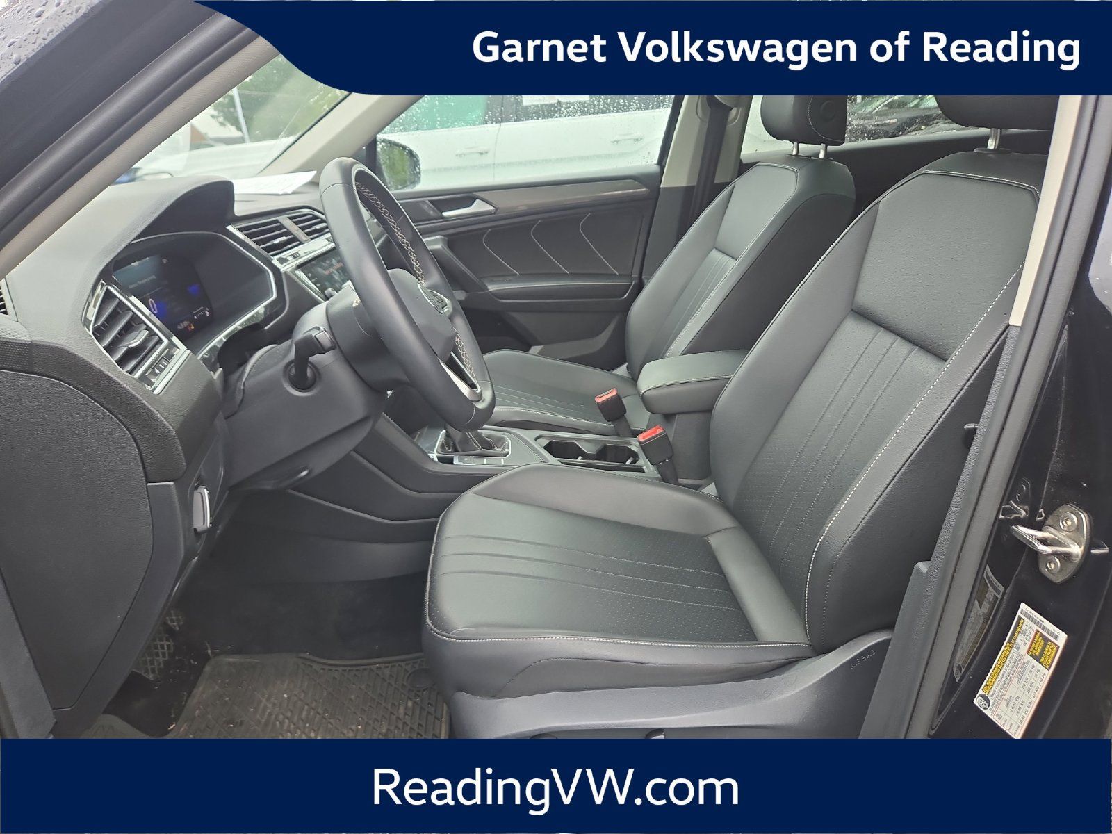 Used 2023 Volkswagen Tiguan SE w/ Panoramic Sunroof Package FWD image 12