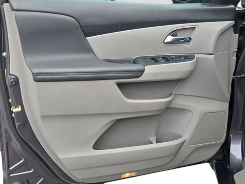 Used 2016 Honda Odyssey SE image 16