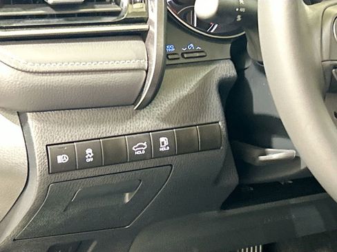 Used 2024 Toyota Camry SE w/ Convenience Package image 8