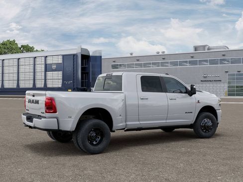 New 2026 RAM 3500 Laramie AWD/4WD image 4