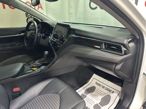 Used 2024 Toyota Camry SE image 11