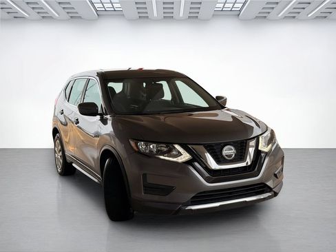 Used 2018 Nissan Rogue S FWD image 3