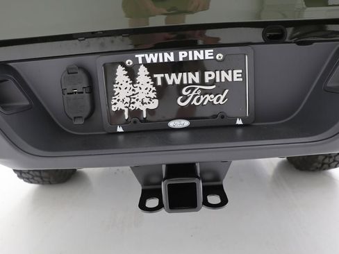 Used 2023 Jeep Gladiator Sport image 11