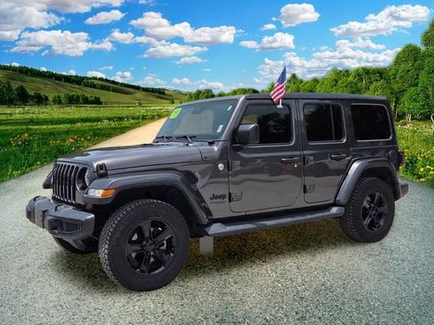Used 2019 Jeep Wrangler Unlimited Sahara AWD/4WD image 2