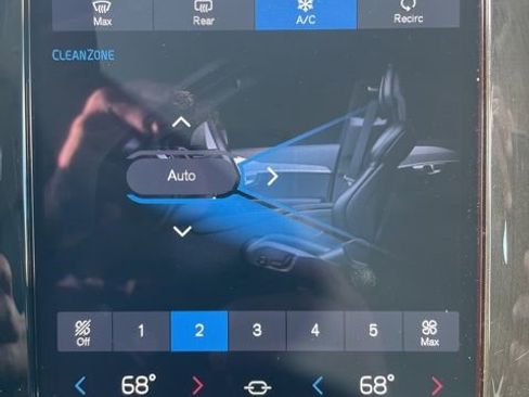 Certified 2023 Volvo XC90 B5 Core w/ Climate Package image 21