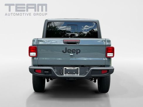 New 2025 Jeep Gladiator Sport image 6