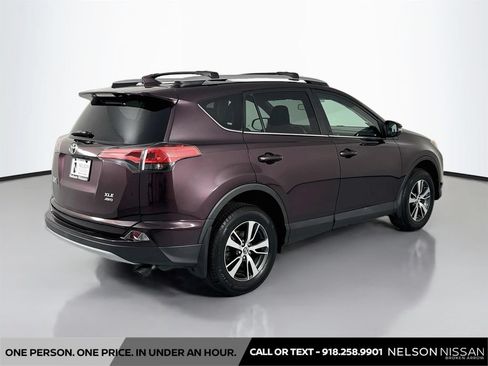 Used 2018 Toyota RAV4 XLE w/ Plus Extra Value Package AWD/4WD image 5