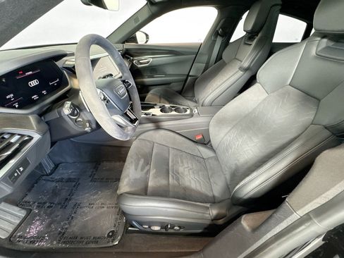 Used 2022 Audi e-tron GT Prestige w/ Prestige Package image 19