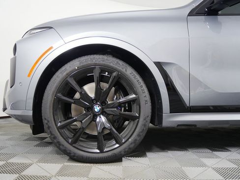 Used 2026 BMW X7 M60i image 7