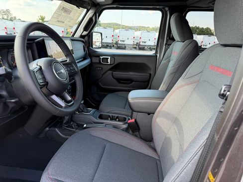 New 2025 Jeep Gladiator Rubicon image 9