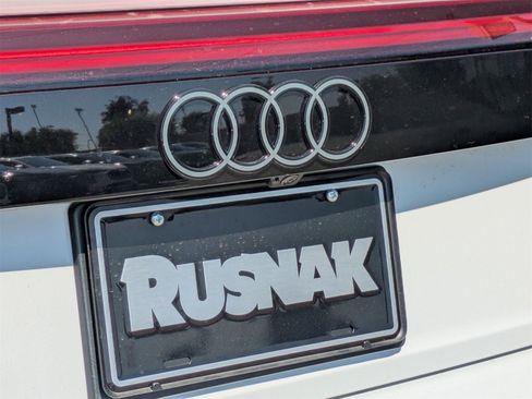 New 2025 Audi RS Q8 performance image 15