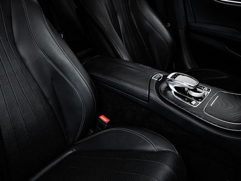 Used 2020 Mercedes-Benz E 350 Sedan image 30