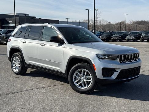 New 2026 Jeep Grand Cherokee L Laredo RWD image 10