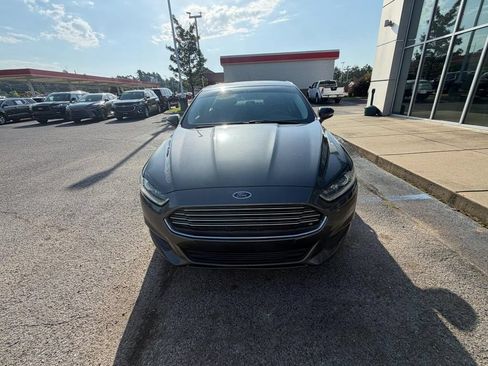 Used 2015 Ford Fusion SE FWD image 6