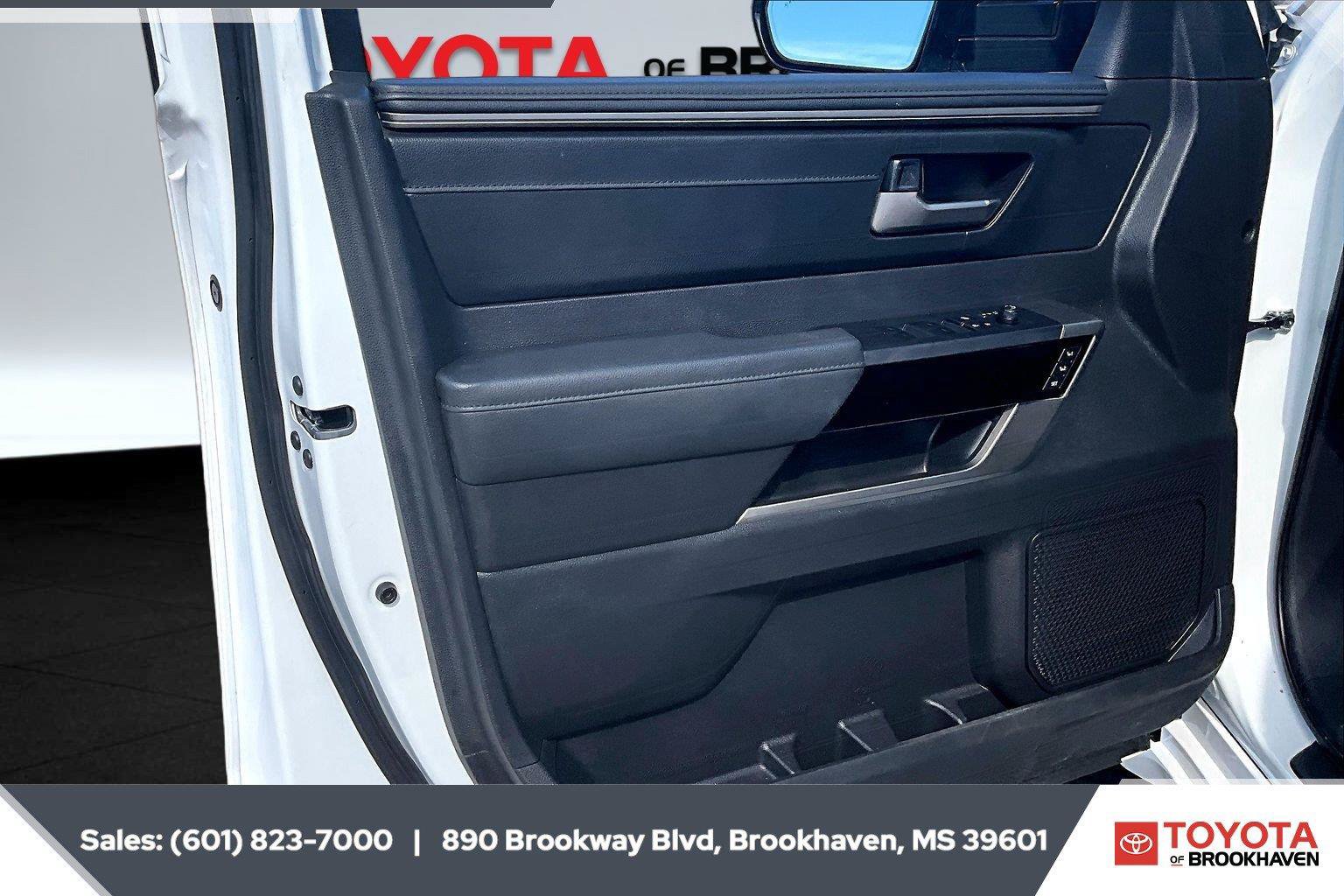 Used 2025 Toyota Tundra Limited AWD/4WD image 17