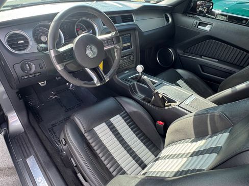 Used 2010 Ford Mustang Shelby GT500 image 3