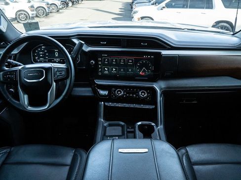 Used 2024 GMC Sierra 2500 Denali image 13