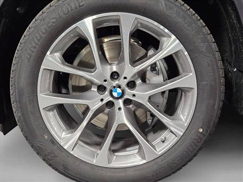 Used 2026 BMW X5 xDrive40i w/ Parking Assistance Package AWD/4WD image 16