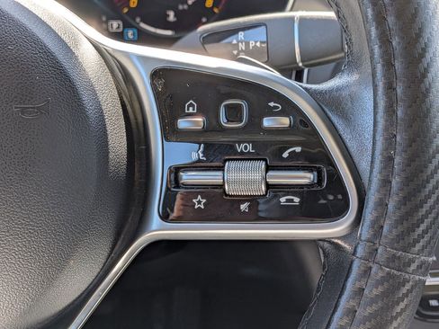 Used 2022 Mercedes-Benz GLC 300 image 19