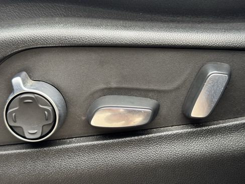 Used 2023 Cadillac XT4 Sport w/ Driver Assist Package image 33