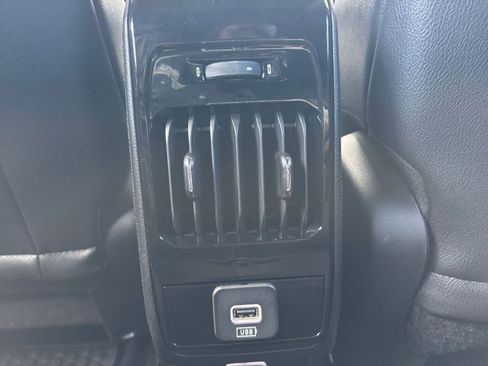 Used 2025 Jeep Compass Trailhawk image 23