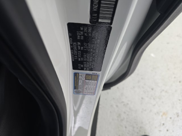Certified 2024 Kia Carnival LX FWD image 14