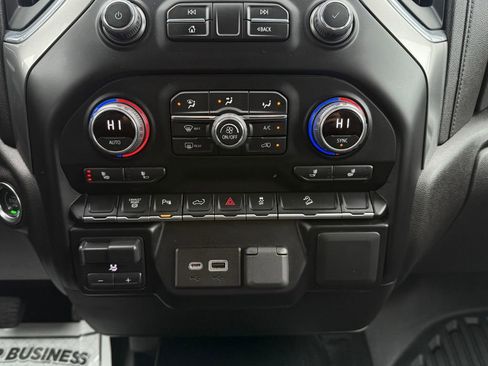 Used 2023 Chevrolet Silverado 3500 LT w/ Convenience Package image 23