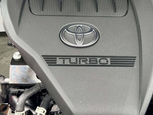 Used 2023 Toyota Highlander L FWD image 16