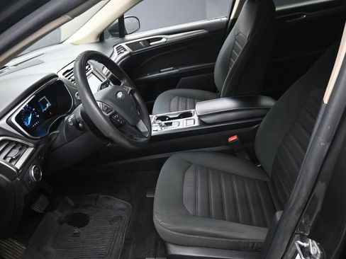 Used 2019 Ford Fusion SE image 14
