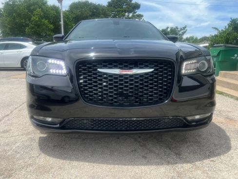 Used 2021 Chrysler 300 S RWD image 2