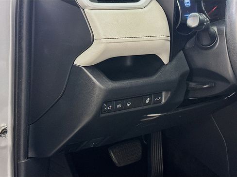 Used 2019 Toyota RAV4 XLE w/ Convenience Package AWD/4WD image 17