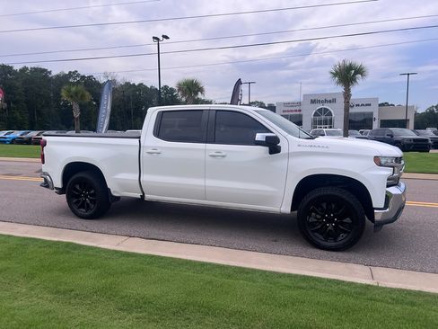 Used 2020 Chevrolet Silverado 1500 LT w/ All-Star Edition AWD/4WD image 3