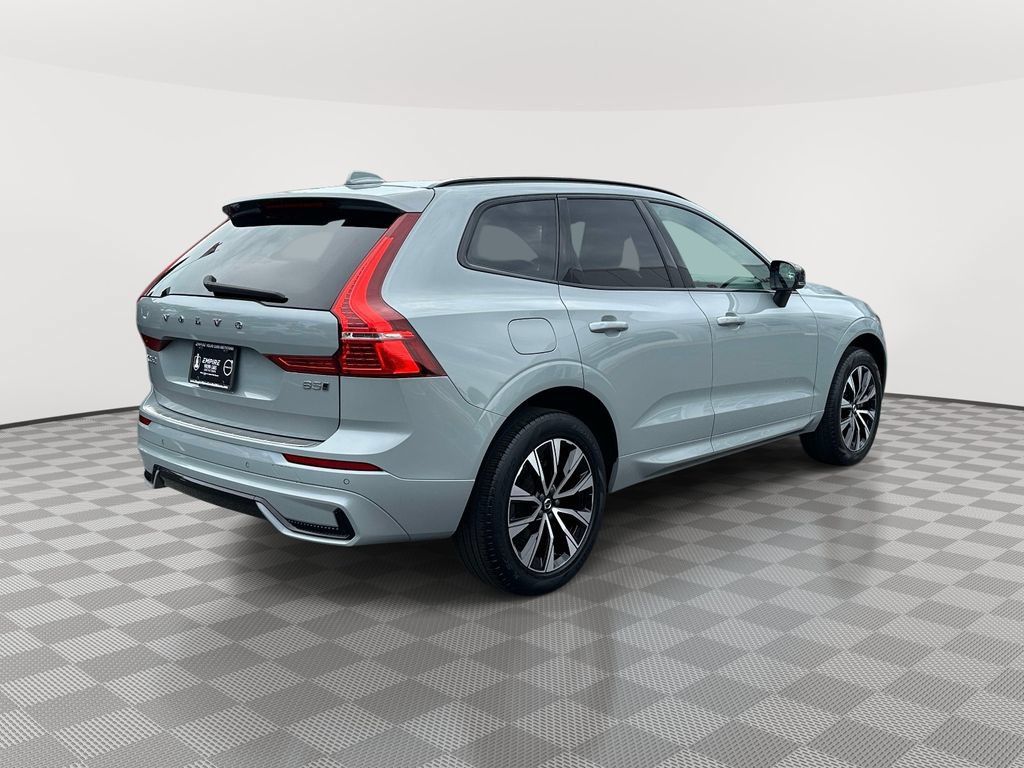 Certified 2024 Volvo XC60 B5 Core w/ Protection Package Premier AWD/4WD image 4