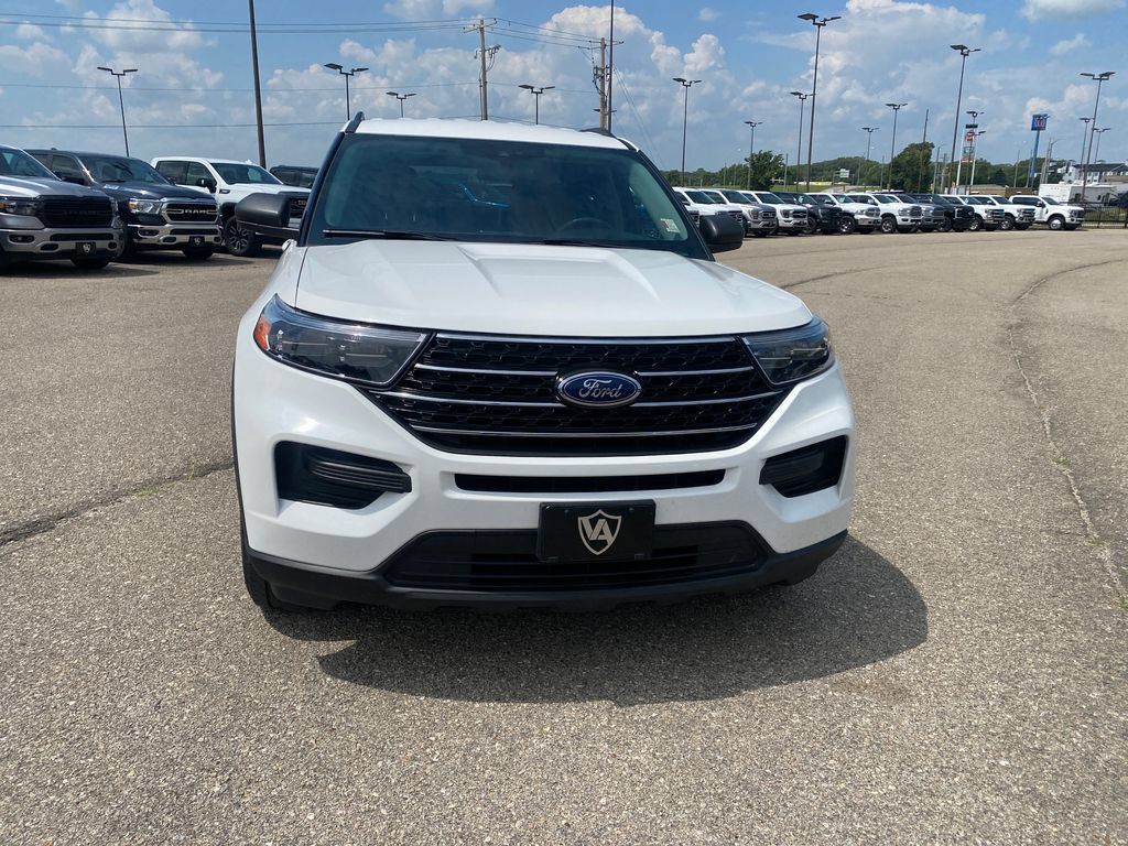 Used 2023 Ford Explorer XLT AWD/4WD image 24