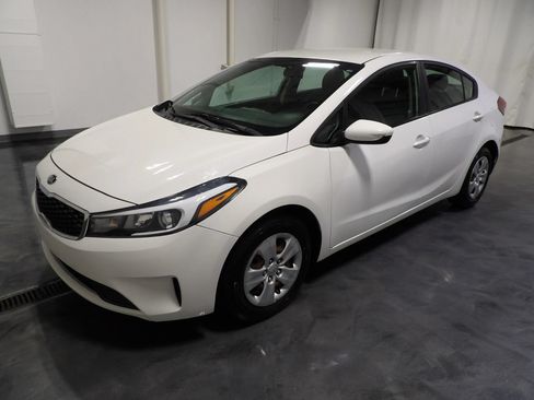Used 2018 Kia Forte LX w/ LX Rear Camera Package FWD image 3