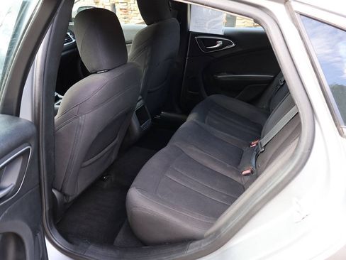 Used 2015 Chrysler 200 Limited w/ Convenience Group FWD image 17