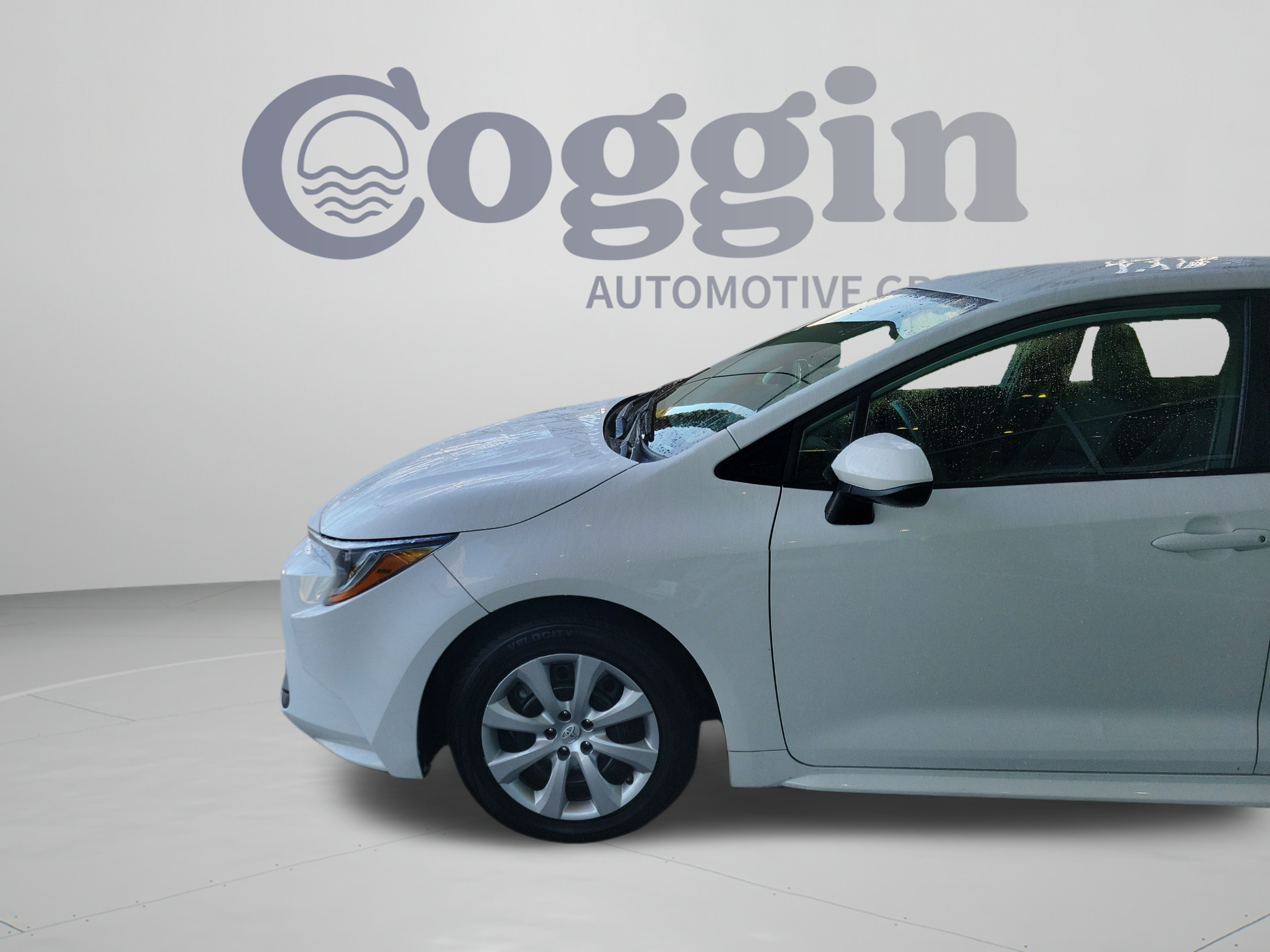 Used 2025 Toyota Corolla LE FWD image 3
