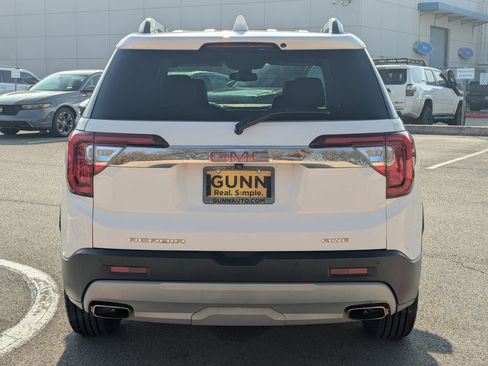 Used 2023 GMC Acadia SLT image 5