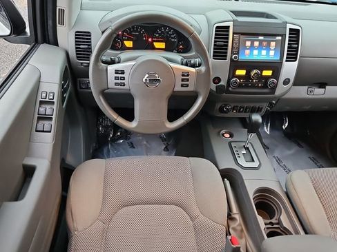 Used 2020 Nissan Frontier SV w/ Midnight Edition Floor Mats image 14