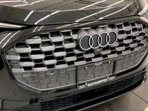 Certified 2025 Audi Q5 Premium w/ Convenience Package image 29