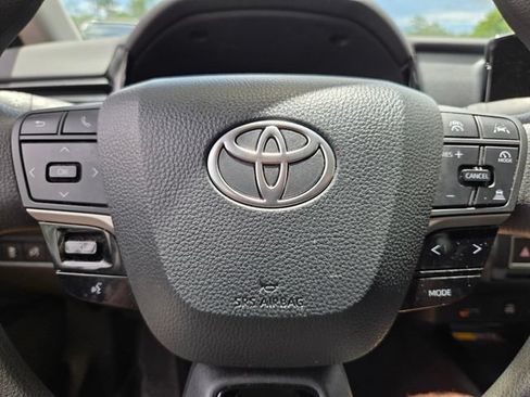 Used 2025 Toyota Camry LE FWD image 33