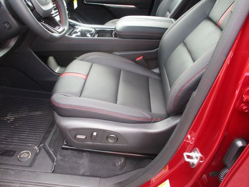 New 2026 Chevrolet Traverse RS w/ LPO, Floor Liner Package image 10