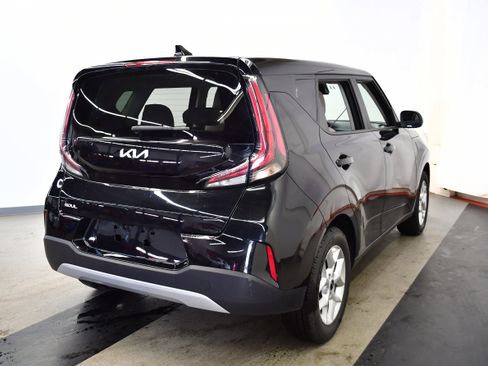 Used 2025 Kia Soul LX w/ LX Technology Package image 7