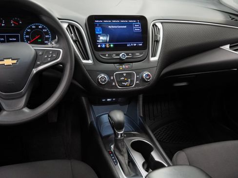 Used 2022 Chevrolet Malibu LS FWD image 16