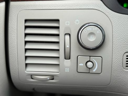 Used 2006 Cadillac DTS image 56