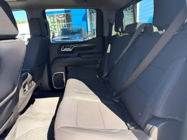 Used 2024 Chevrolet Silverado 1500 LT Trail Boss w/ Convenience Package II AWD/4WD image 20