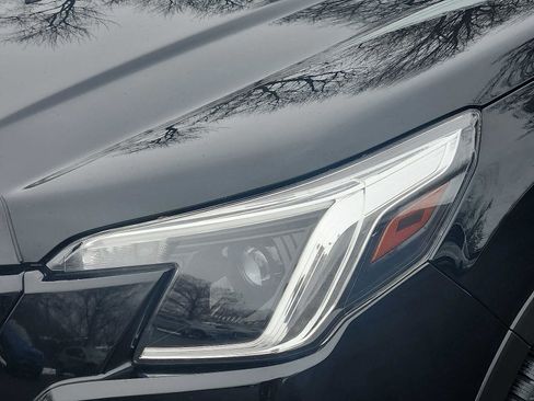 Used 2023 Subaru Forester Premium image 9