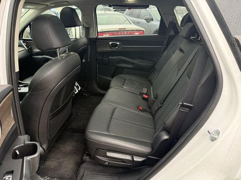 Certified 2023 Kia Sorento S w/ Panoramic Sunroof Package image 8