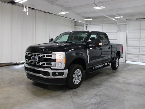 Used 2024 Ford F250 XLT image 4