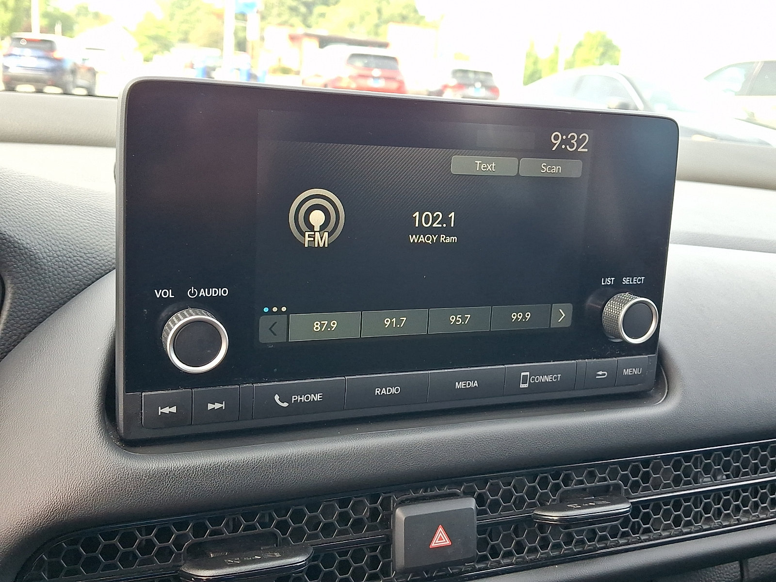 Used 2025 Honda HR-V LX image 16